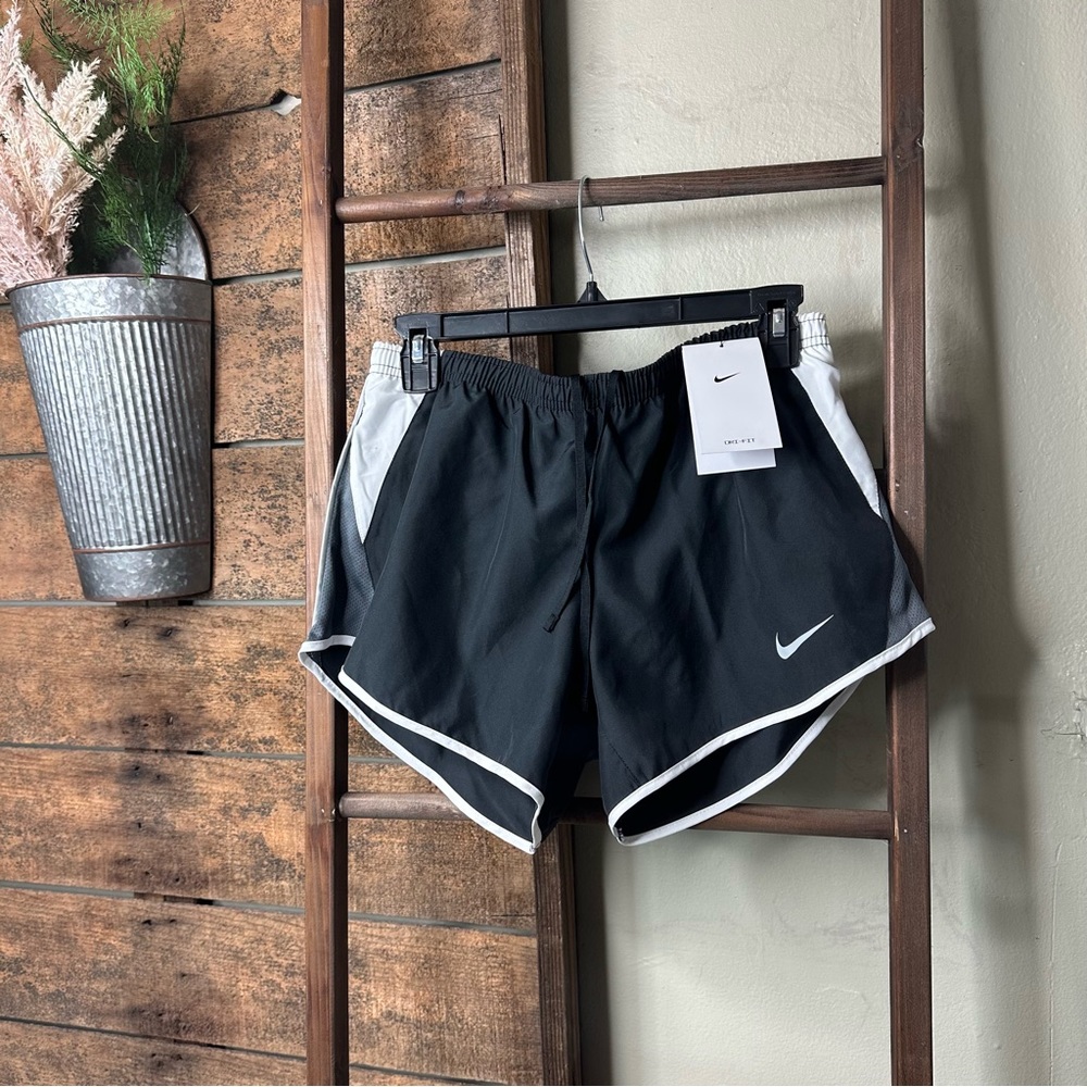 NWT Nike Dri-Fit Running Short Lined small NWT